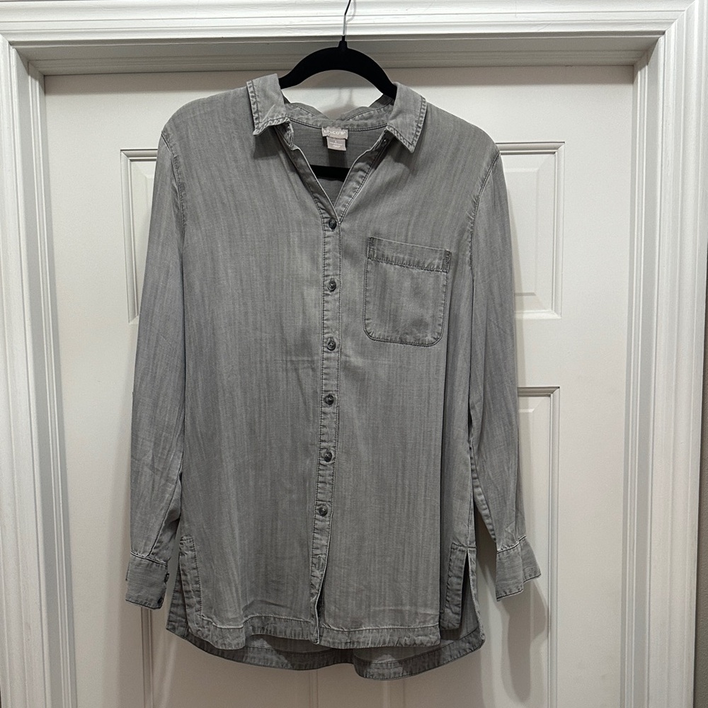 Chico's Gray Button-Up Shirt